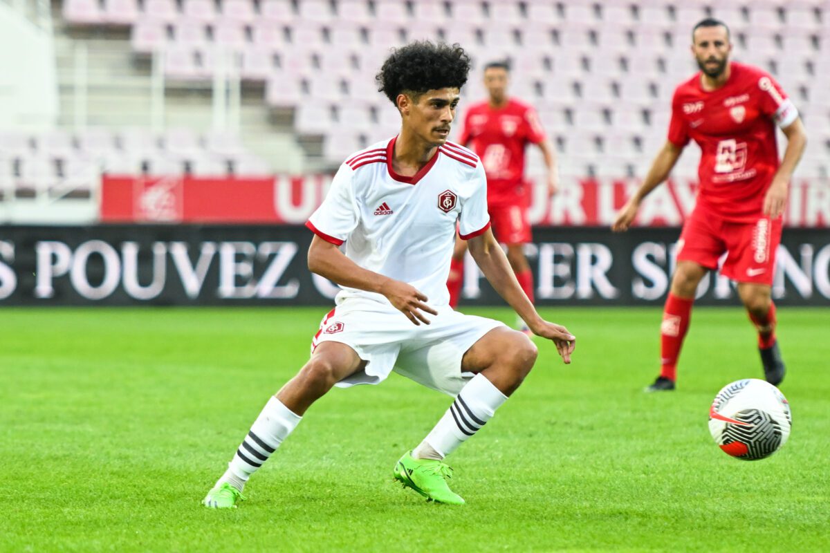 Un club droit dans ses bottes.