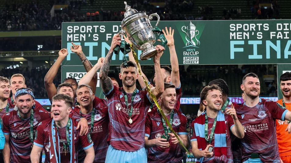 L&rsquo;UEFA montre ses muscles (en carton ?)