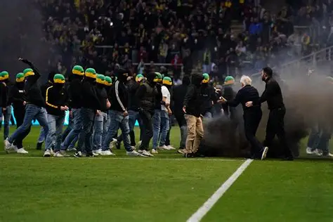 Magnifiquement ridicule.